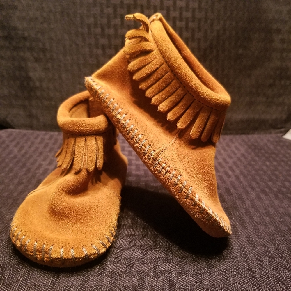 Toddler size 5 Minnetonka mocassins with soft sole
